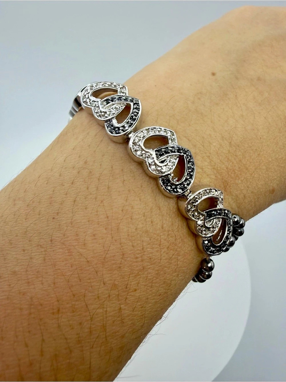 Heart Link Beaded Necklace Silver & Black Like New
